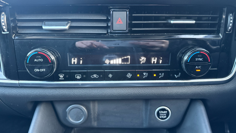 Nissan Qashqai 1.3 DiG-T MH N-Connecta 5dr Petrol Hatchback